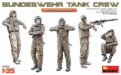 1/35 Miniart Bundeswehr German Tank Crew (5)