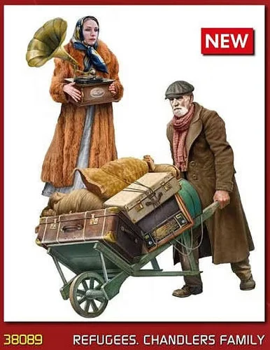 1/35 Miniart Refugees Chandlers Family Figures