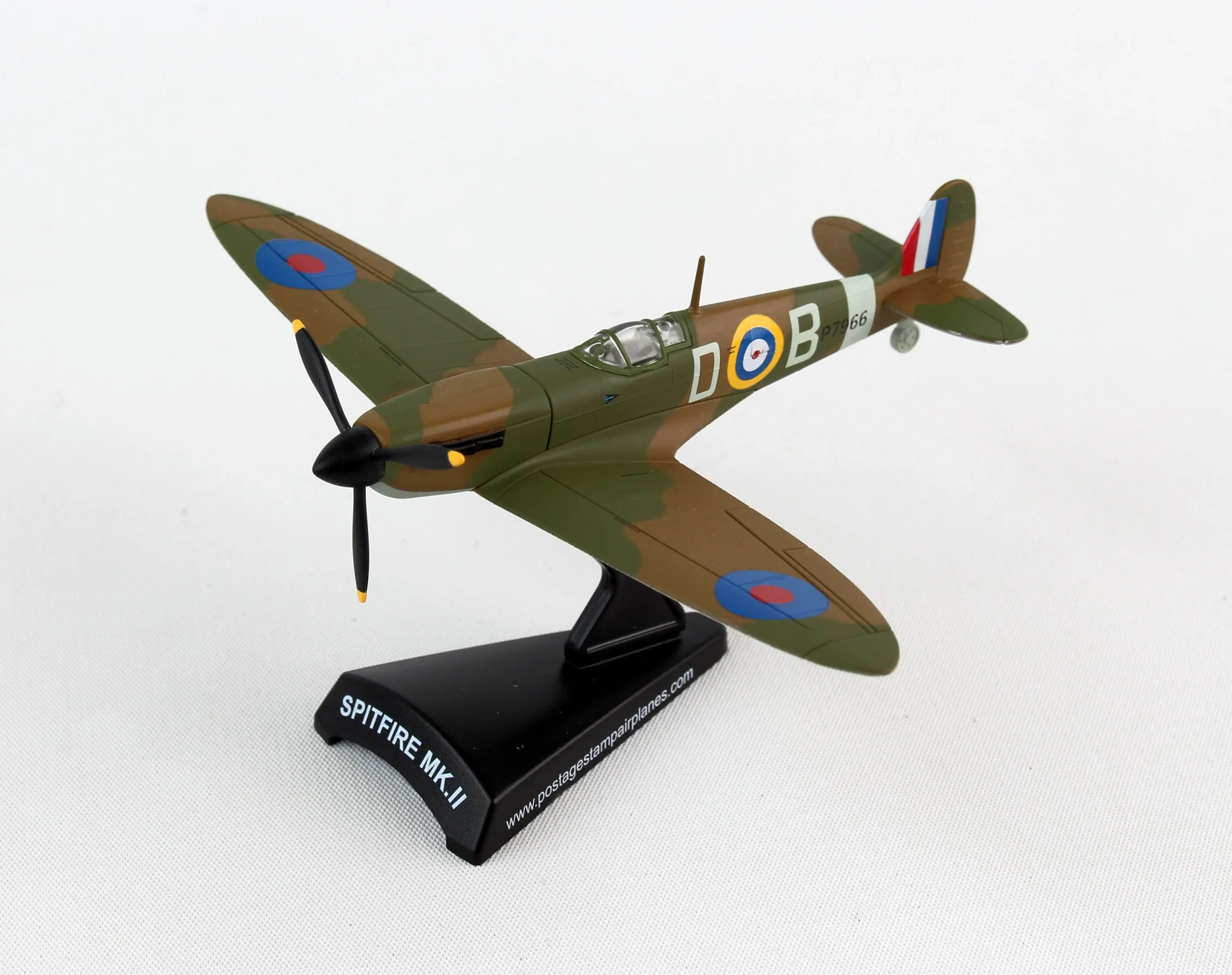 Supermarine Spitfire RAF Mk II Battle of Britain 1/93 Scale Model - Daron