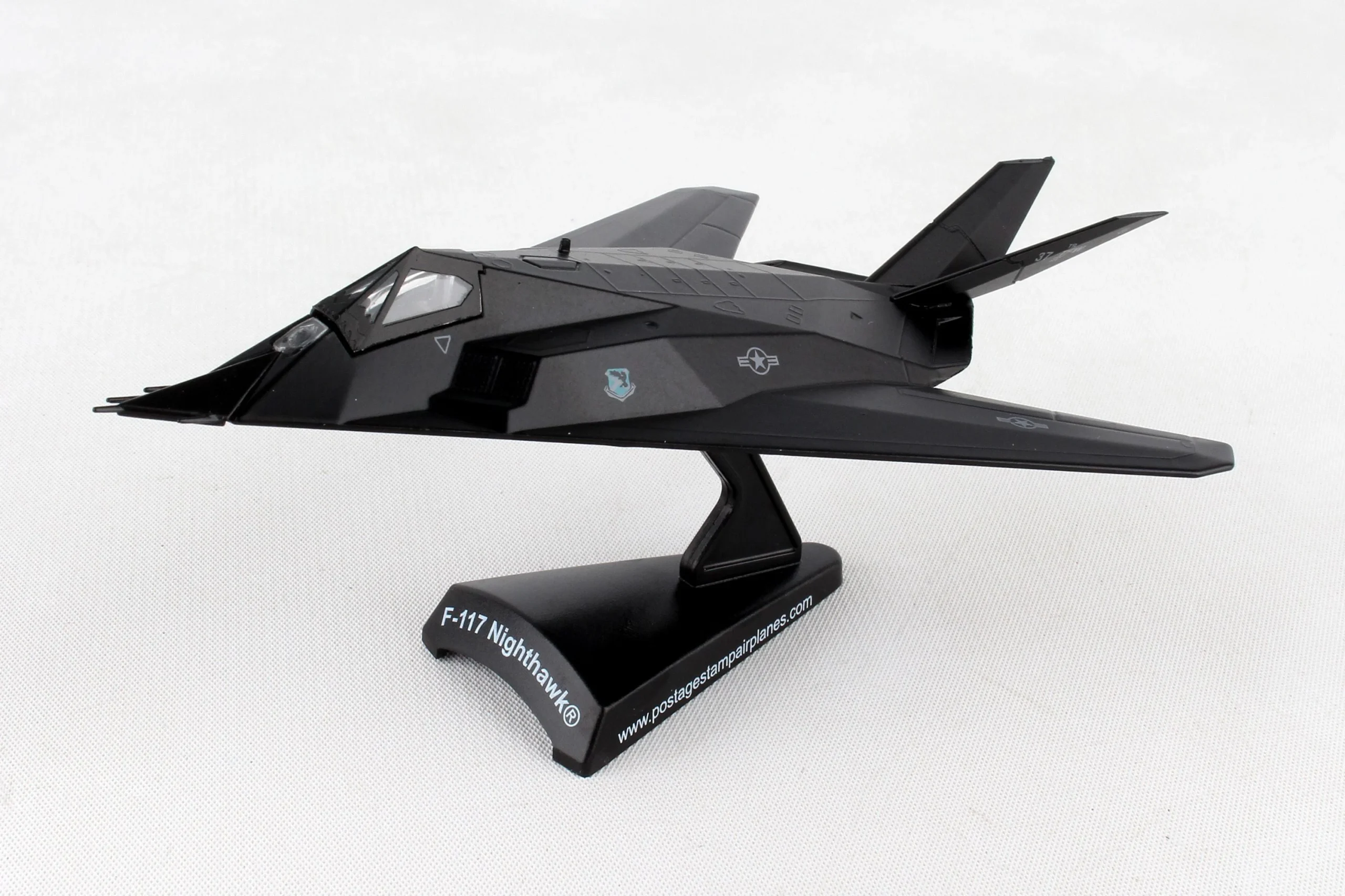 Lockheed Martin F-117 USAF Nighthawk 1/150 Scale Model