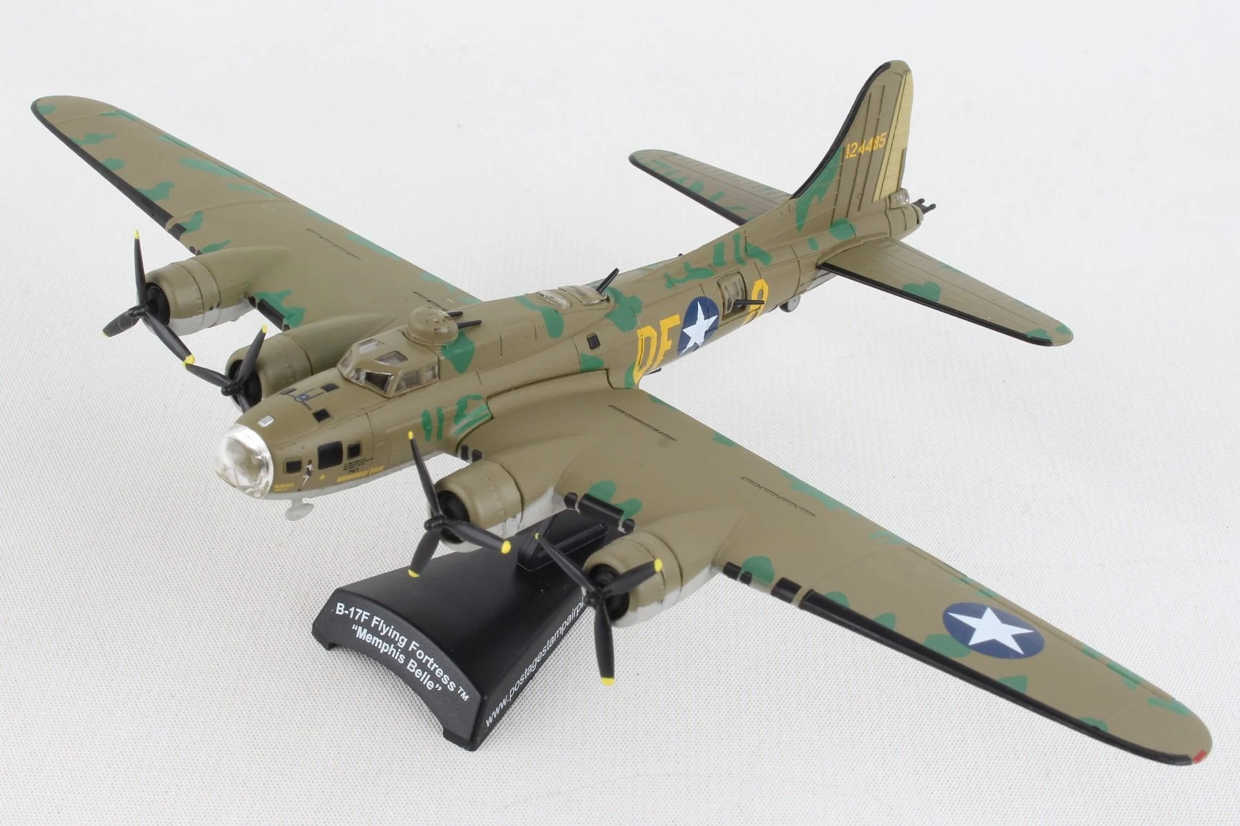 Boeing B-17F Flying Fortress “Memphis Belle” 1:155 Scale Diecast Model