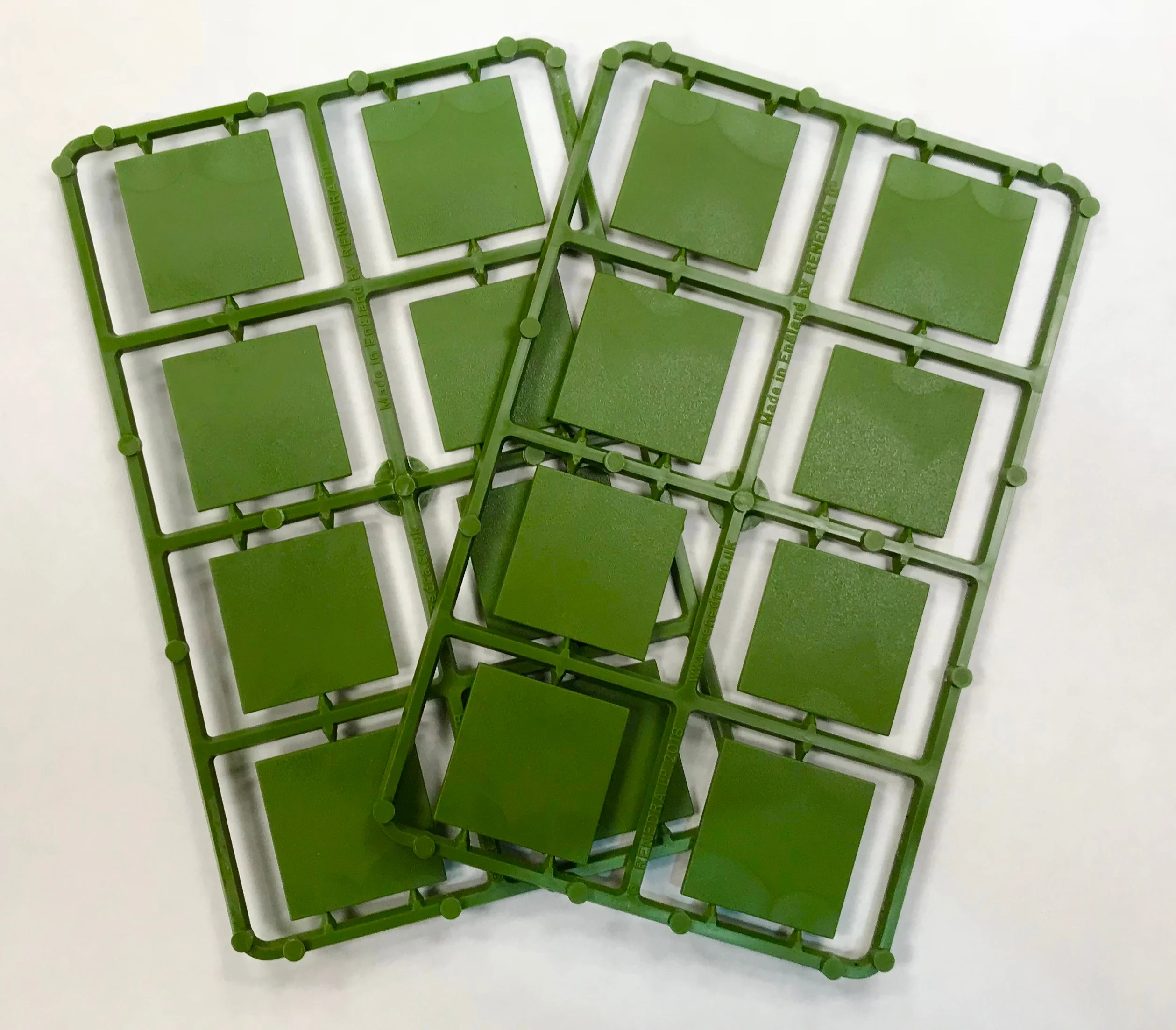 Renedra 30mm x 30mm Square Plastic Bases (16) - Renedra Limited