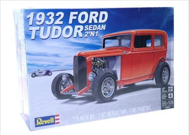 1/25 Revell Carrera 1932 Ford Tudor Sedan 2n1 Plastic Model Kit