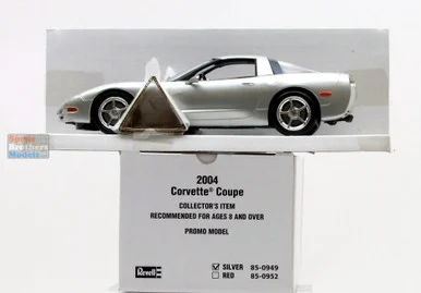 RMX850949 1:25 Revell 2004 Corvette Coupe [pre-finished/pre-painted]