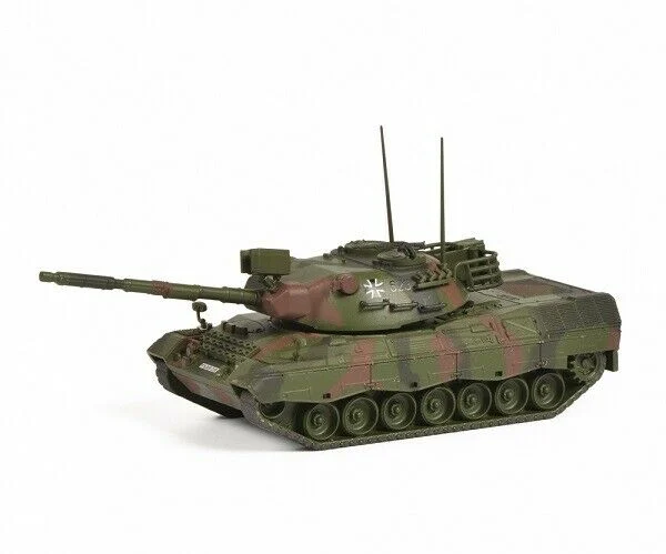 Leopard 1A1 Main Battle Tank. 1:87 Scale Diecast Model - Schuco