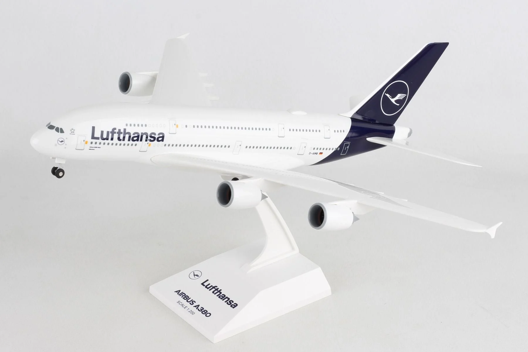 Airbus A380 Luftansa 1:200 Scale Model - Skymarks