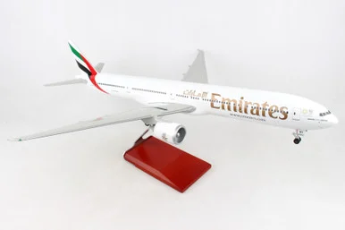 SKYMARKS EMIRATES 777-300ER EXPO 1/100 W/WOOD STAND & GEAR