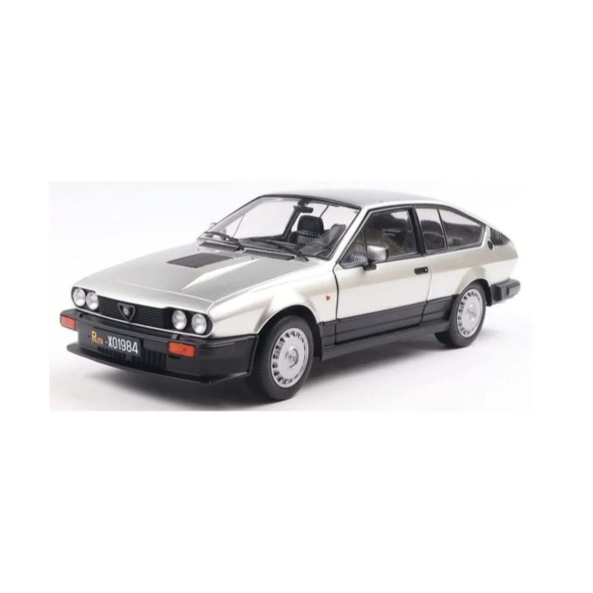 Alfa romeo gtv6 silver 1984 1/18 Die cast - SOLIDO