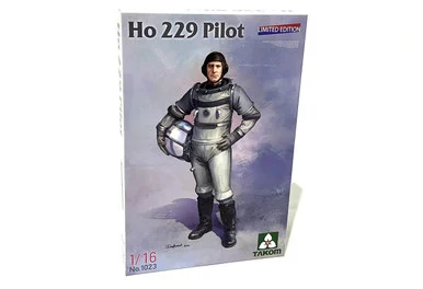 1/16 Takom Ho 229 Pilot Figure Plastic Model Kit Plastic Model Kit