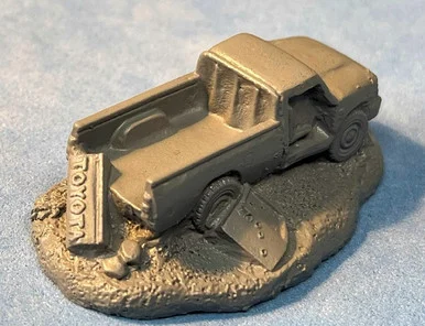 PIG170204 - TOYOTA PICK'EM UP TRUCK DESTROYED (RESIN)
