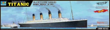 TRP03719 1:200 Trumpeter RMS Titanic with LED Lighting Set