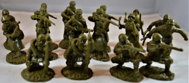 Russian Infantry WWII 1/32 (54 mm) Scale Plastic Figures - TSSD