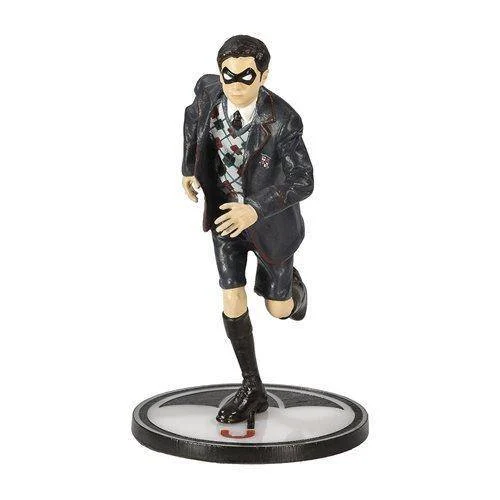 Umbrella Academy #5: Number Five Figure Replica - Dark Horse