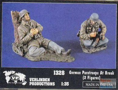 VER1328 1:35 Verlinden German Paratroops at Break Figure Set (2 figures)