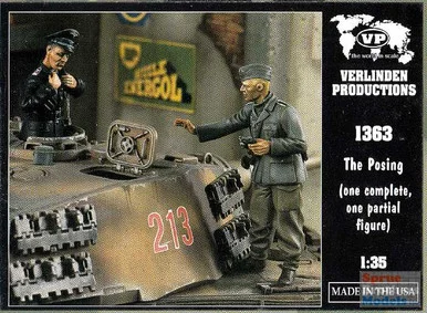 VER1363 1:35 Verlinden Figure Set - 'The Posing'